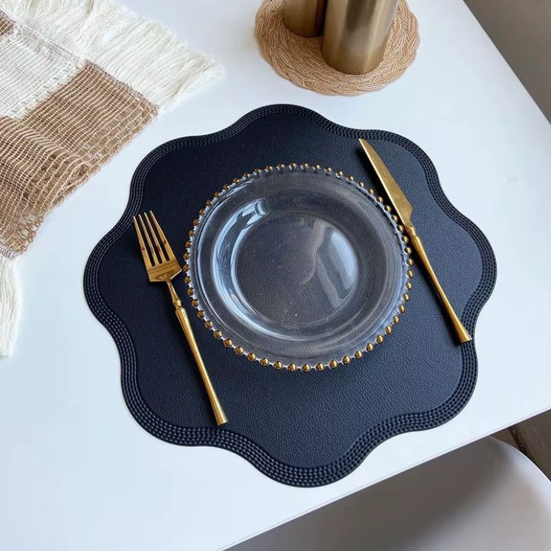 Set De Table Cuir En Forme De Fleur Antidérapant Et Lavable