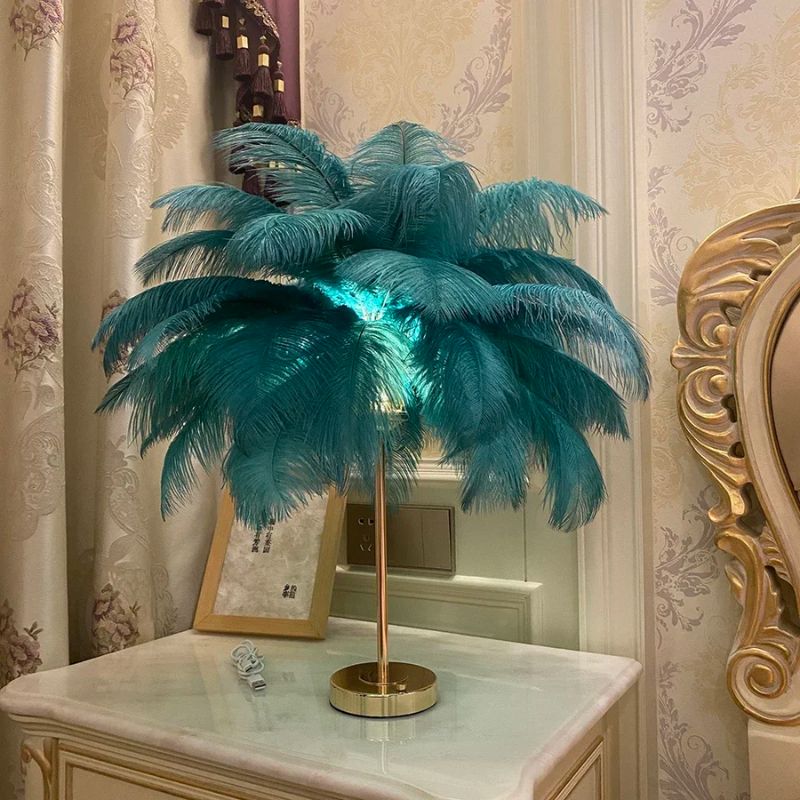 Éclairages De Table À Plumes Avec Pied Doré Élégant