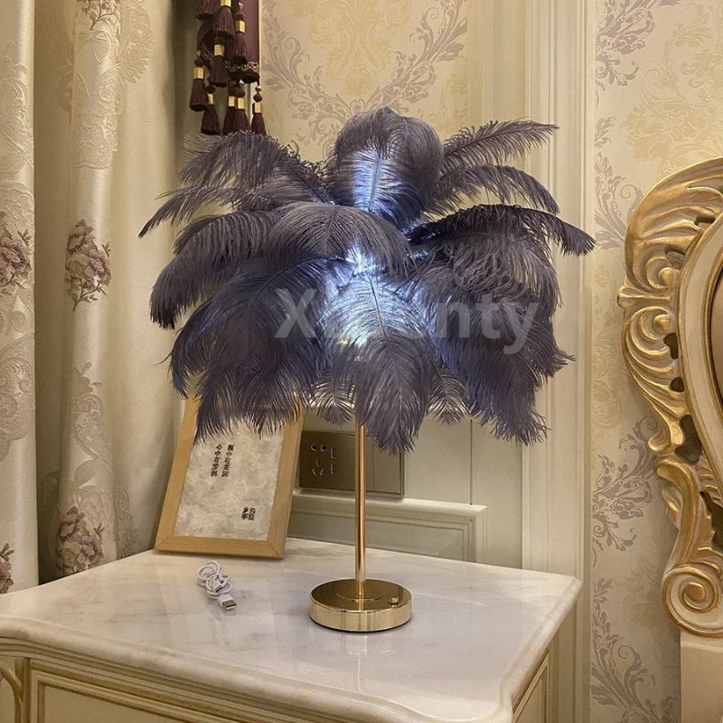 Éclairages De Table À Plumes Avec Pied Doré Élégant