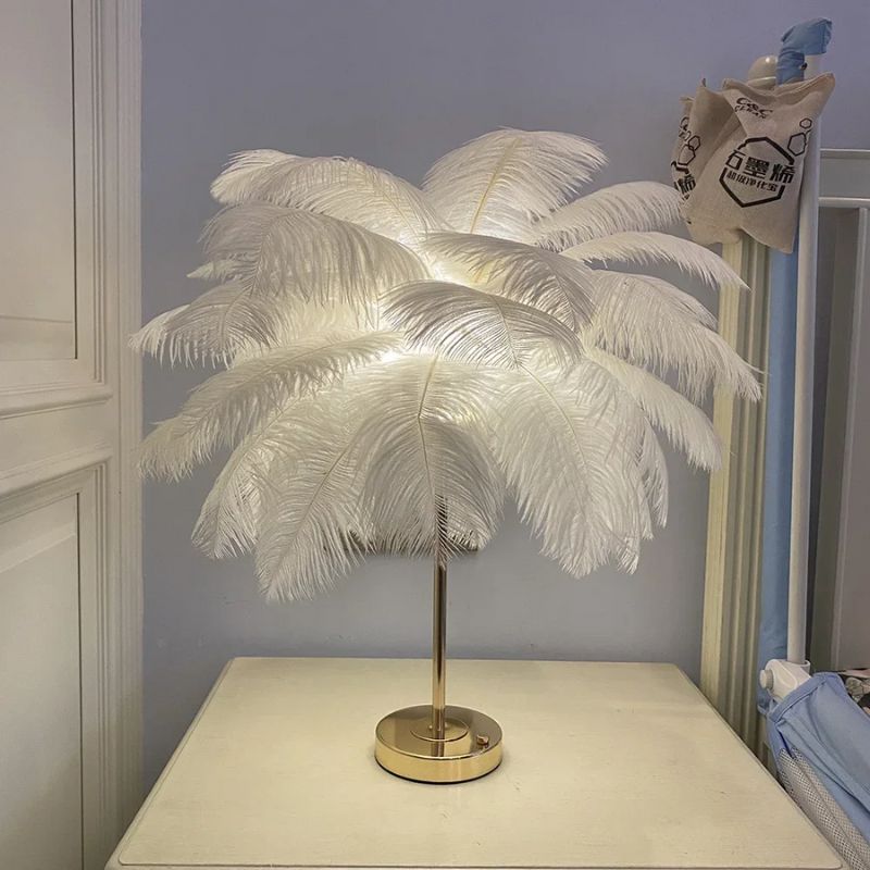 Éclairages De Table À Plumes Avec Pied Doré Élégant