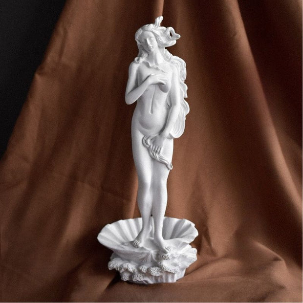 Sculpture Venus Naissante Avec Coquillage Et Posture Élancée