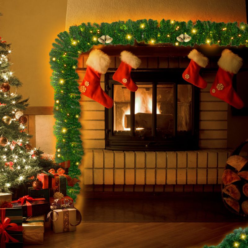 Guirlandes Pour Arbres De Noël Lumineuses Avec Feuillage Vert Réaliste