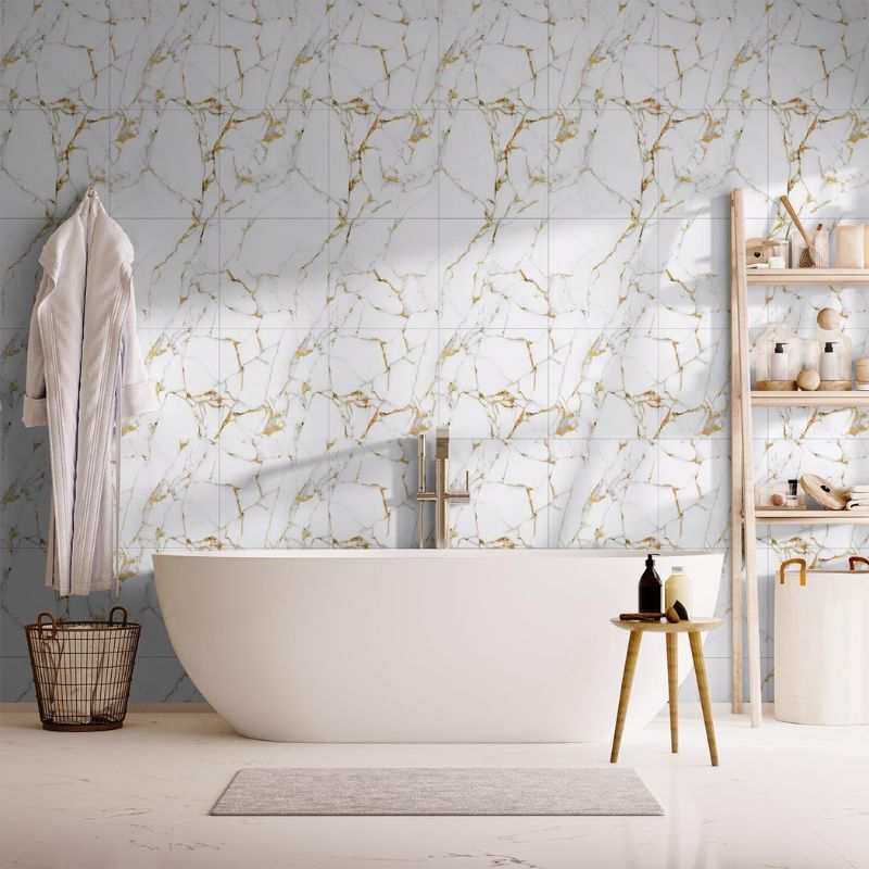 Panneau Mural PVC Avec Effet Marbre Blanc Et Veinage Doré