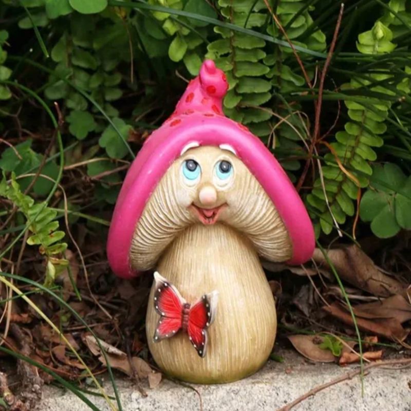 Sculpture Visage Champignon Sourire Avec Papillon Décoratif