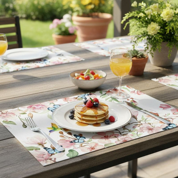 Set De Table En Lin Fleurs Délicates Et Papillons Colorés