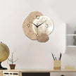 Horloge Murale en Bois au Design Lunaire