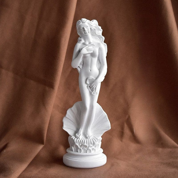 Sculpture Venus Naissante Avec Coquillage Et Silhouette Élégante