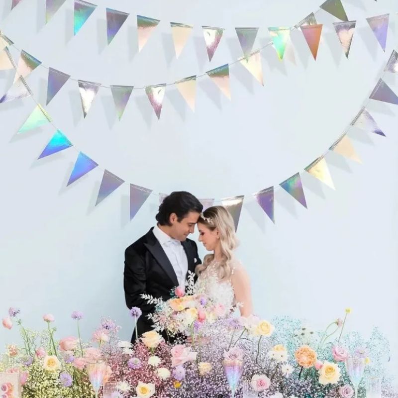 Guirlandes pour Anniversaire Triangle Métallique à Reflets Arc-en-Ciel