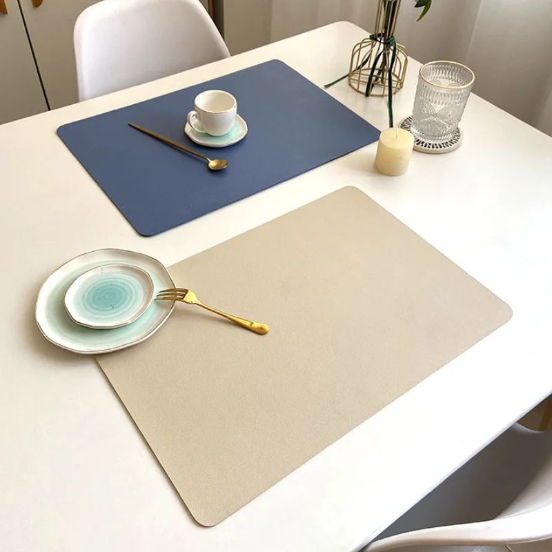 Set De Table En Cuir Élégant Et Durable