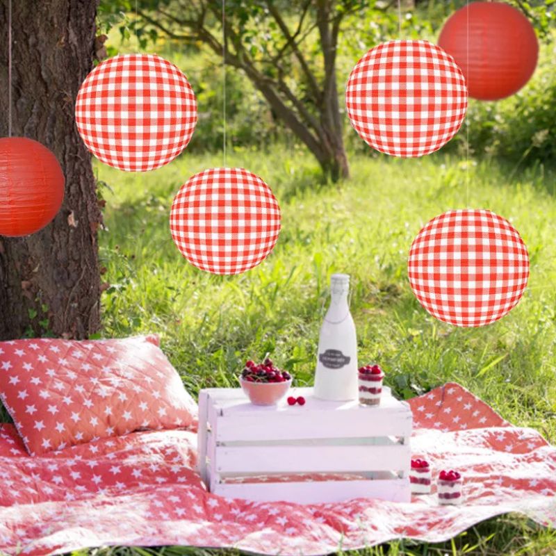 Accessoires Guinguette Avec Lanternes En Papier