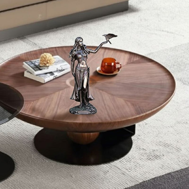 Sculpture Femme Élancée En Ornement Mythique