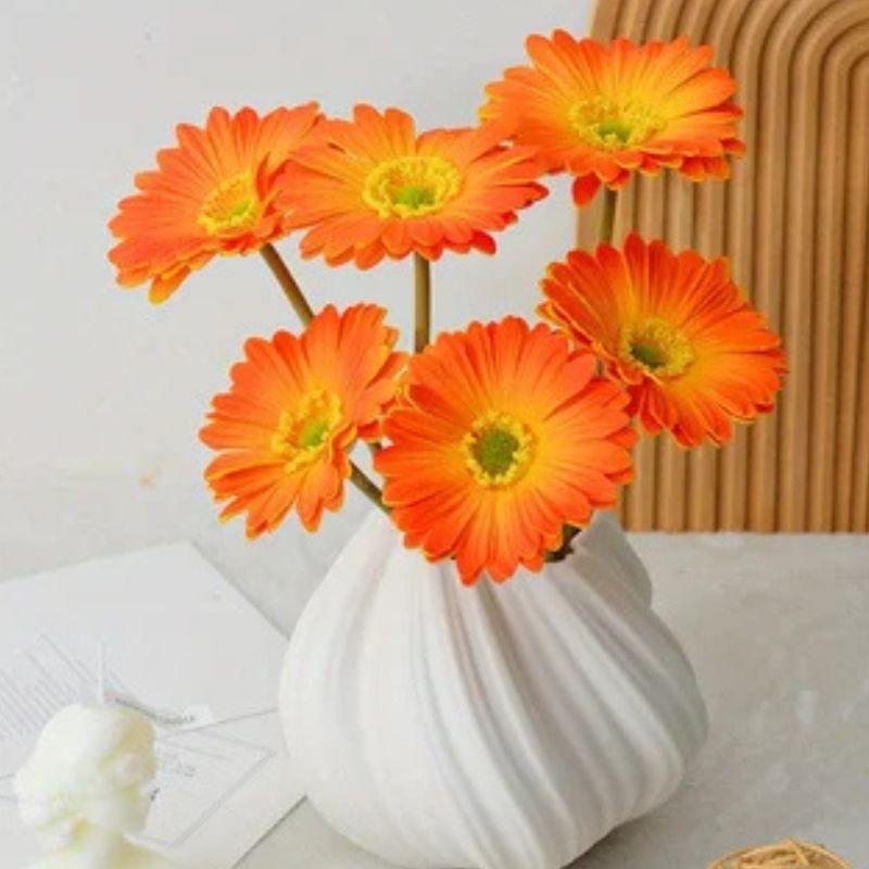 Fleur Artificielle Orange Avec Gerberas Vifs En Bouquet Décoratif
