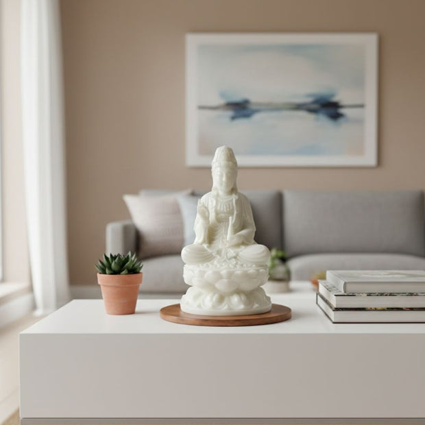 Statuette En Ivoire Moine Bouddhiste Avec Sceptre Et Lotus Sacré