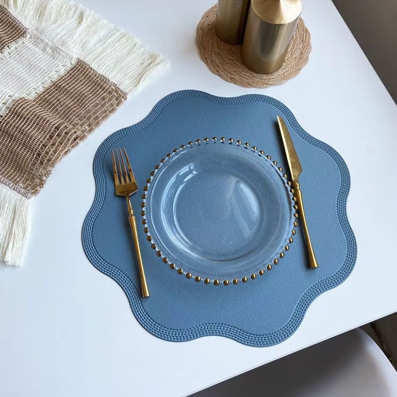 Set De Table Cuir En Forme De Fleur Antidérapant Et Lavable
