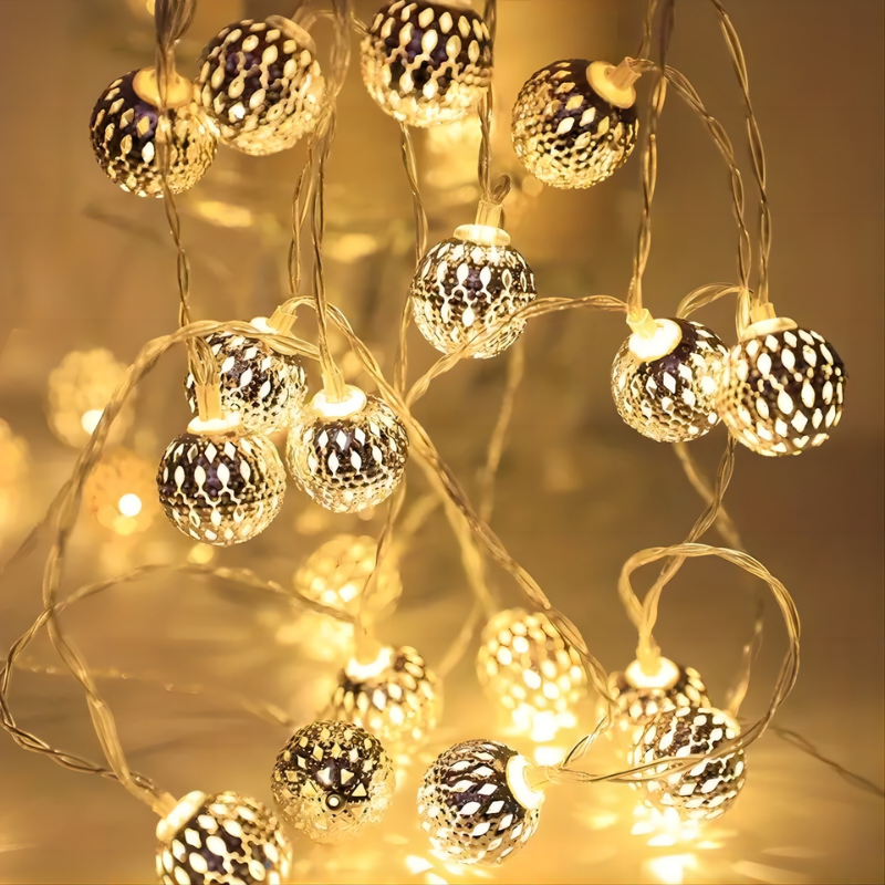Guirlandes d’Extérieur LED Boules Creuses Marocaines
