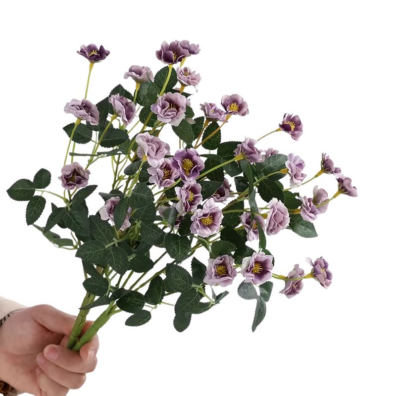 Fleur Artificielle Violet Avec Pétales Et Feuillage Réaliste