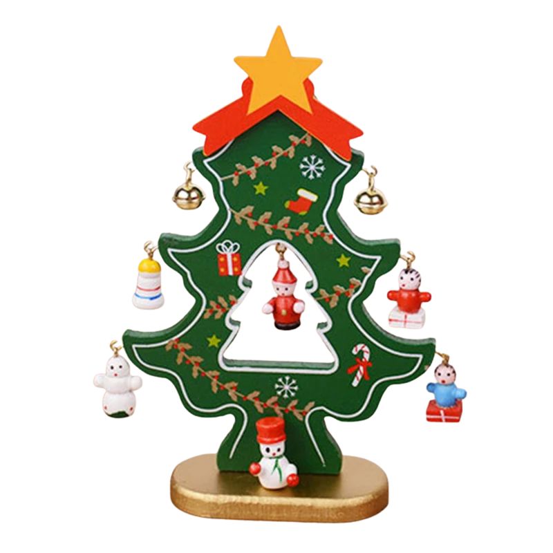 Sapin En Bois Vert Avec Étoile Et Petits Personnages De Noël