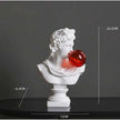 Sculpture David Moderne Avec Sphère Artistique En Résine