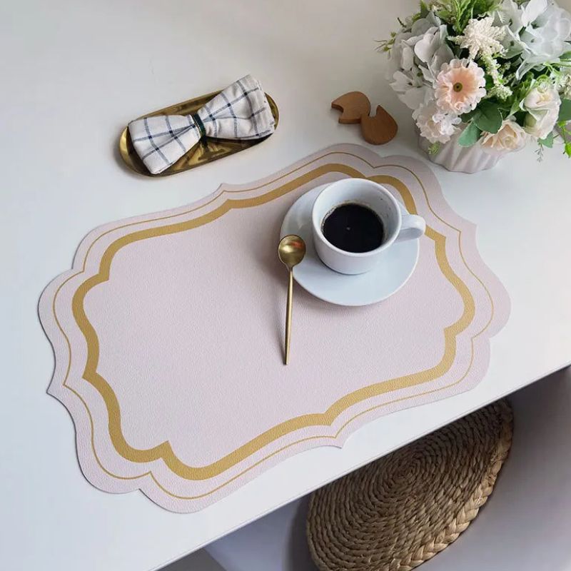 Set De Table Cuir avec Bord Ondulé