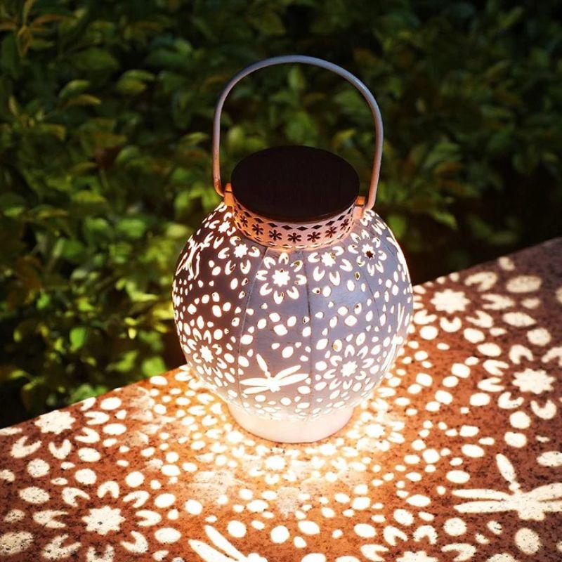 Luminaires Solaires Décoratifs à Motifs Perforés