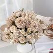 Fleur Artificielle Beige Avec Arrangement Floral Chic