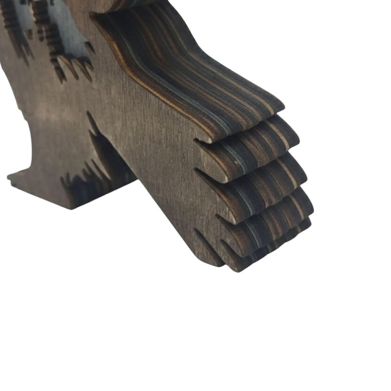 Sculpture En Bois Aigle En Vol Avec Paysage Montagne Et Lune