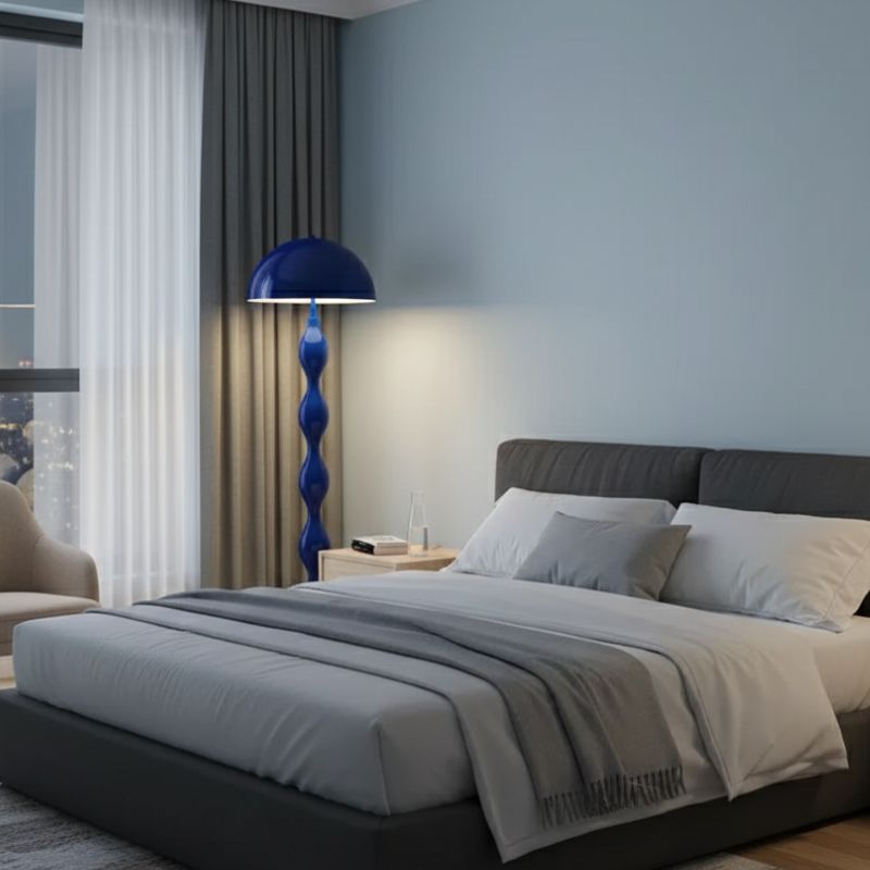 Lampadaire Champignon Bleue Avec Pied Sculpté Et Abat Jour Rond