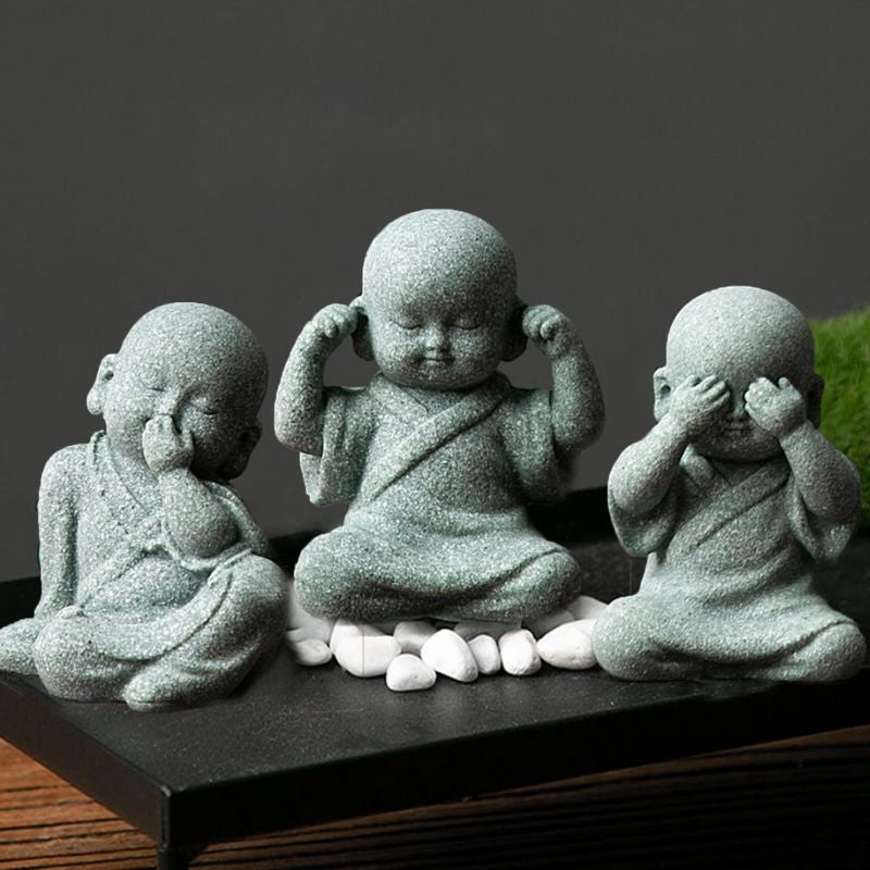 Sculpture Pierre Moine Zen Avec Expression Sereine