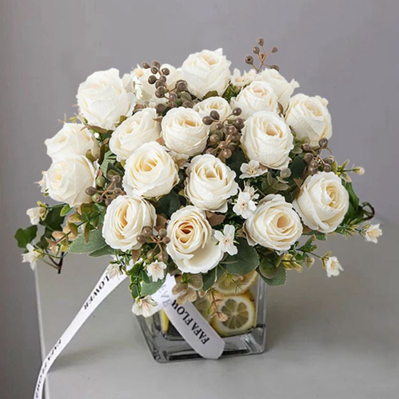 Fleur Artificielle Blanc Avec Arrangement De Roses