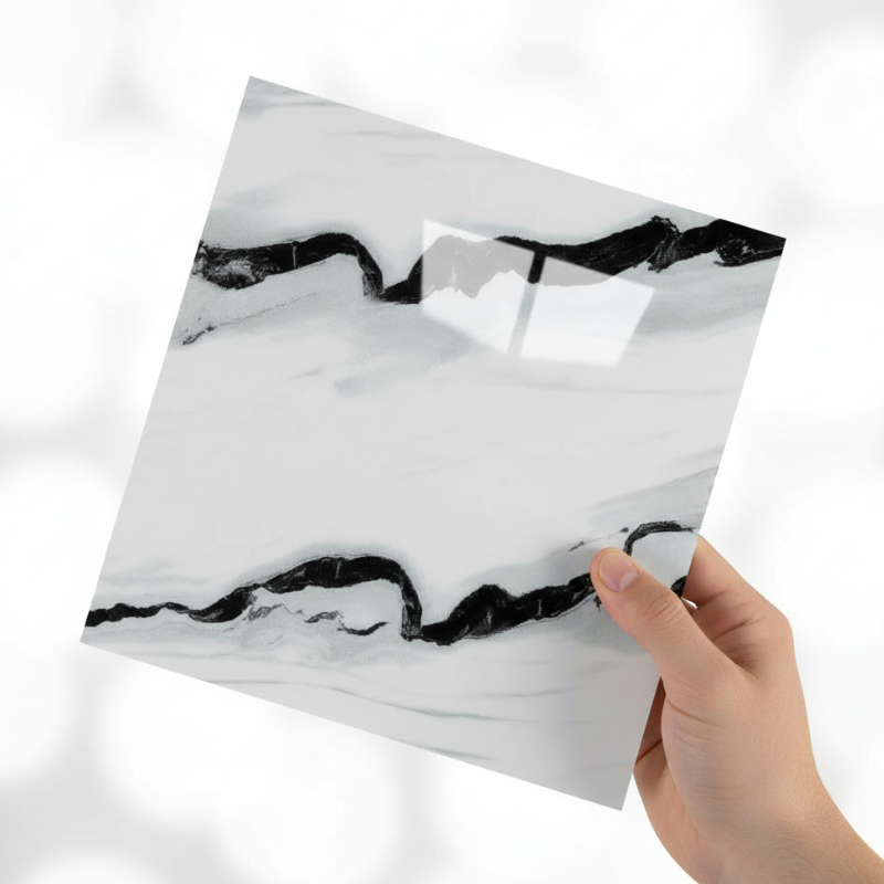 Panneau Mural PVC Avec Effet Marbre Blanc Et Veinage Noir Moderne
