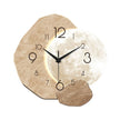 Horloge Murale en Bois au Design Lunaire
