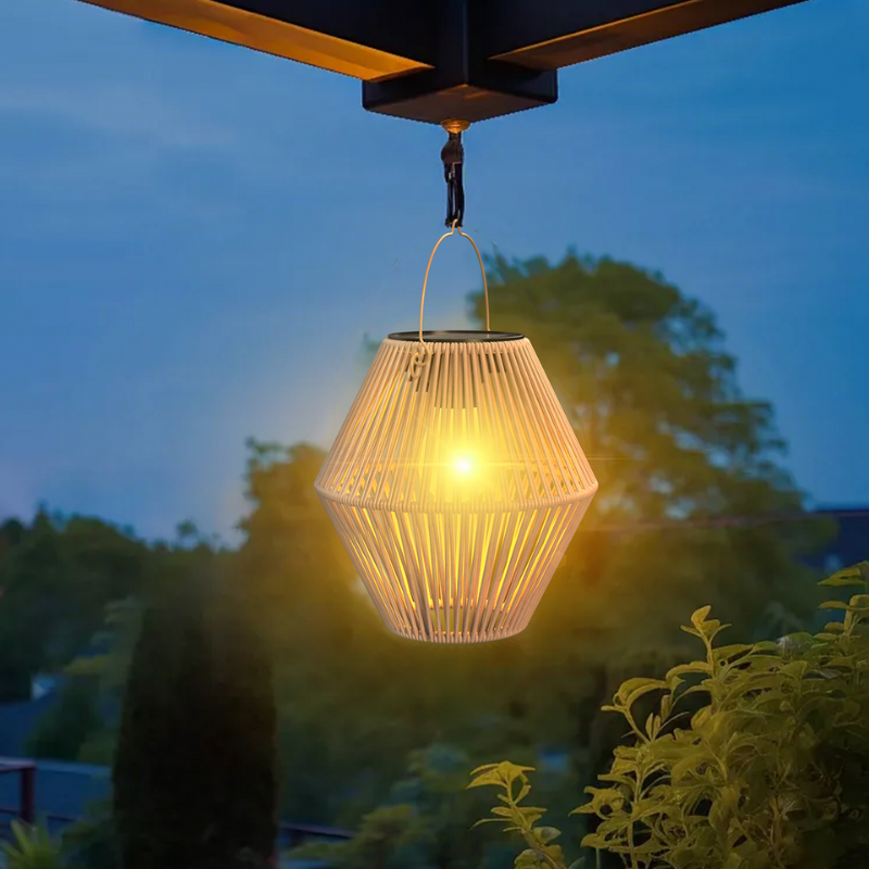 Lampes Solaires de Jardin Style Lanterne en Rotin