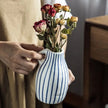 Mini Vase à Fleurs à Rayures Bleues