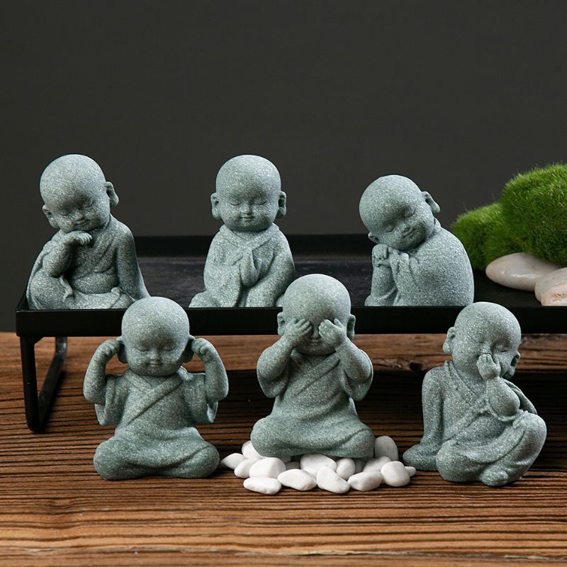 Sculpture Pierre Moine Zen Avec Expression Sereine