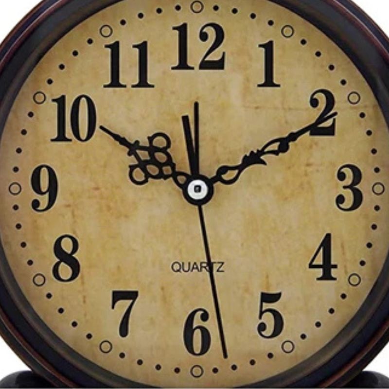 Horloge Ancienne Rétro En Métal