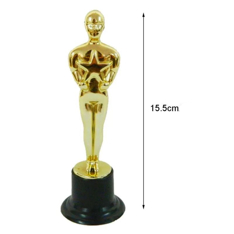 Statuette Oscar Dorée Avec Étoile De Récompense Élégante