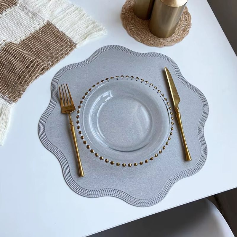 Set De Table Cuir En Forme De Fleur Antidérapant Et Lavable