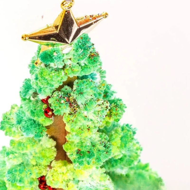 Sculpture Papier Arbre Créatif Avec Cristallisation Fleurie