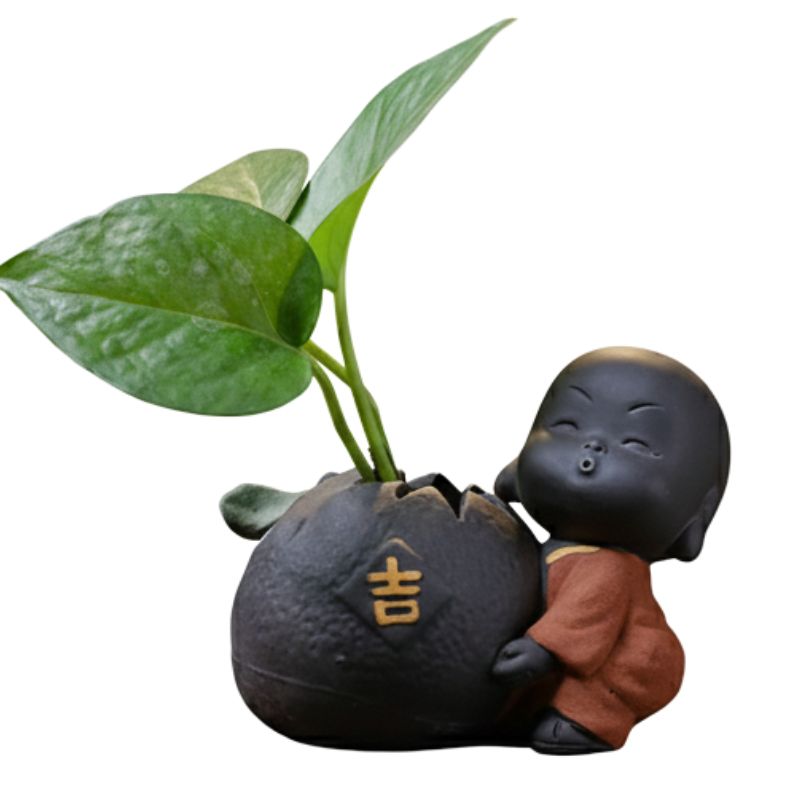 Sculpture En Argile Mini Moine Sourire Et Vase Ornemental