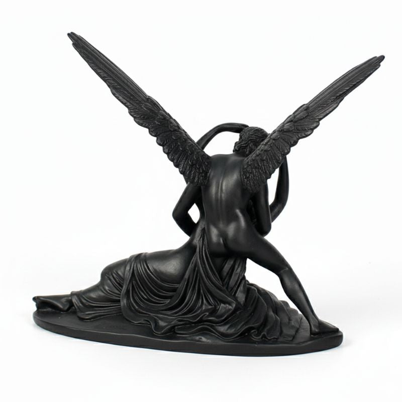 Sculpture Grecque Ange Ailé En Scène Mythologique Passionnée