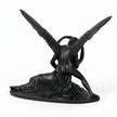 Sculpture Grecque Ange Ailé En Scène Mythologique Passionnée