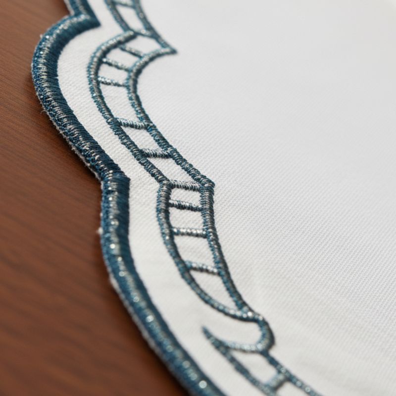 Set De Table Avec Dentelle Brodée Et Finition Raffinée 10 pièces