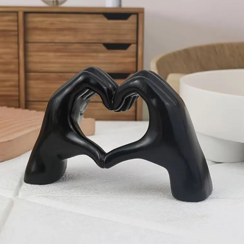 Sculpture Moderne Mains En Cœur Design