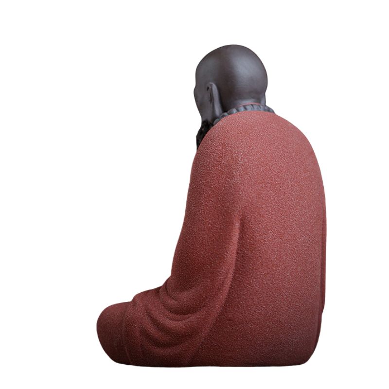 Sculpture En Argile Bouddha Zen Assis En Méditation Avec Chapelet