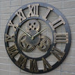 Horloge Ancienne Murale à Chiffres Romains et Engrenages