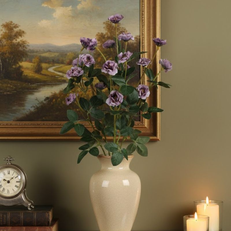 Fleur Artificielle Violet Avec Pétales Et Feuillage Réaliste