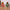 Sapin En Bois Vert Avec Étoile Et Petits Personnages De Noël