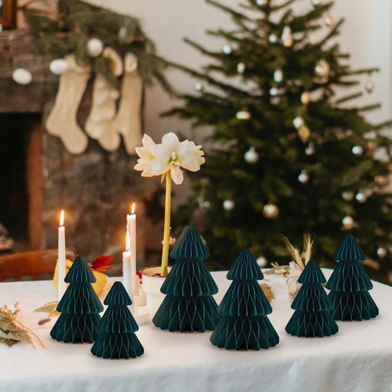 Sculpture Papier Sapin Alvéolé Avec Design Nid D’abeille Festif