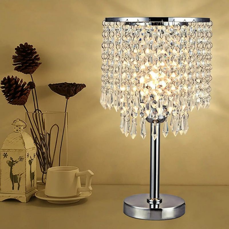 Éclairages De Table En Cristal Avec Pied Chromé Élégant