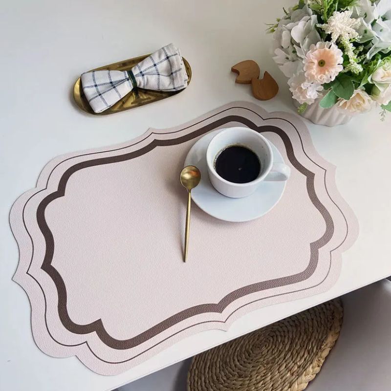 Set De Table Cuir avec Bord Ondulé